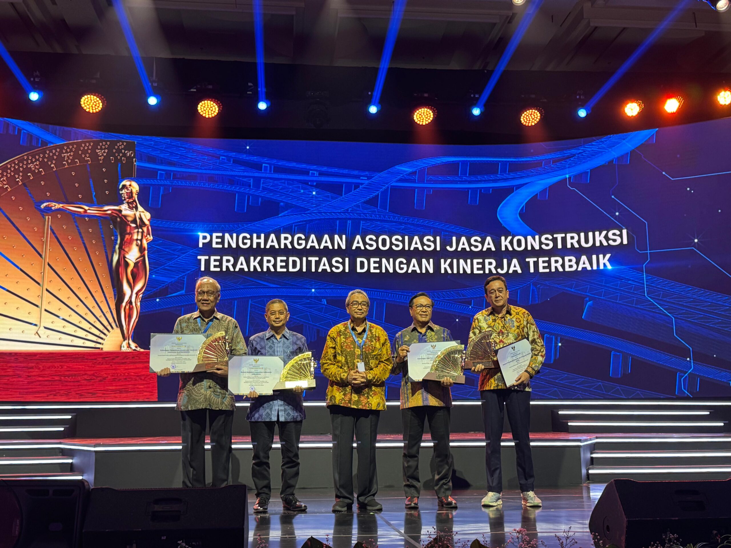 GAPEKSINDO Raih Predikat Asosiasi Terbaik dari Kementerian PU